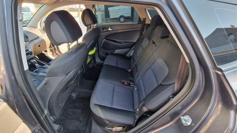 Gebraucht Hyundai Tucson Trend 177 PS (130 kW) 2015 Grau SUV
