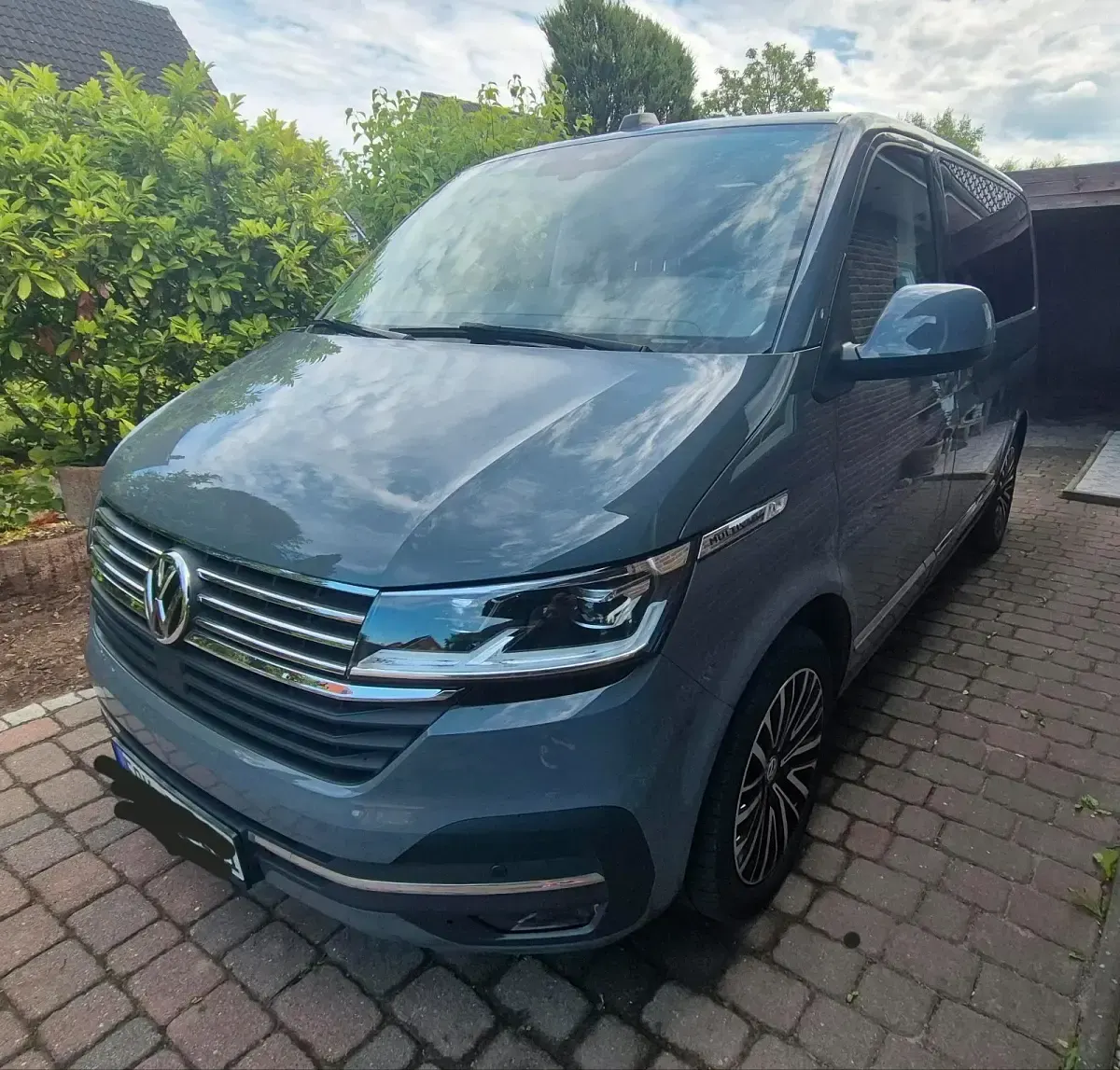 Gebraucht VW Multivan 204 PS (150 kW) 2022 Grau Van / Kleinbus