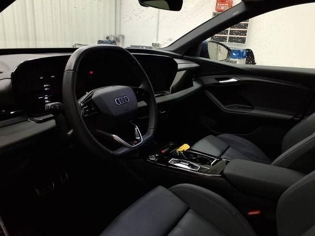 Gebraucht Audi Q6 e-tron Ambiente 284 kW (387 PS) 2024 Ascariblau metallic SUV