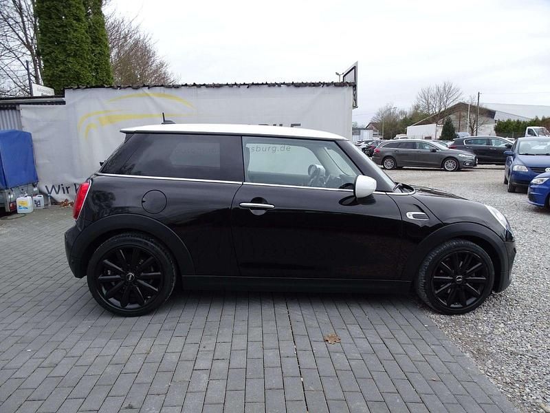 Gebraucht Mini Cooper 136 PS (100 kW) 2019 Schwarz Kleinwagen