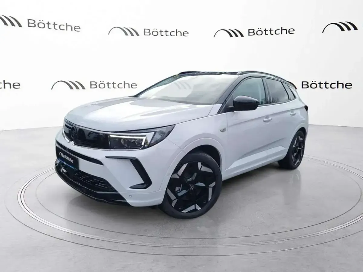 Gebraucht Opel Grandland X GSe 300 PS (220 kW) 2023 Lack weiss banquise/deckende lackierung SUV