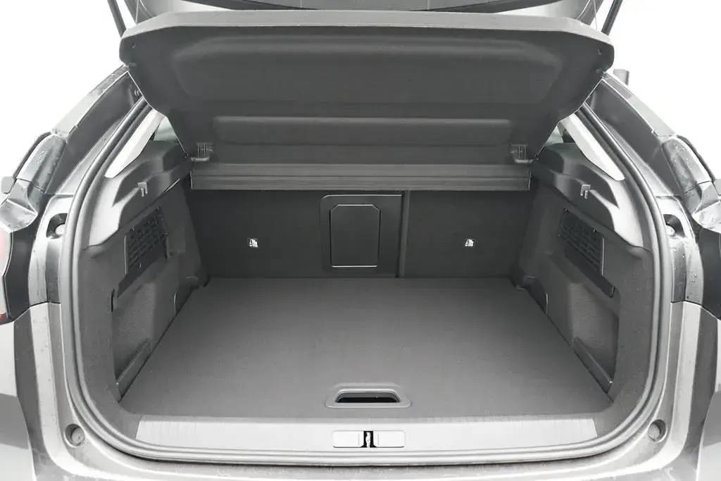 Gebraucht Citroën C4 Shine 131 PS (96 kW) 2023 Grau SUV
