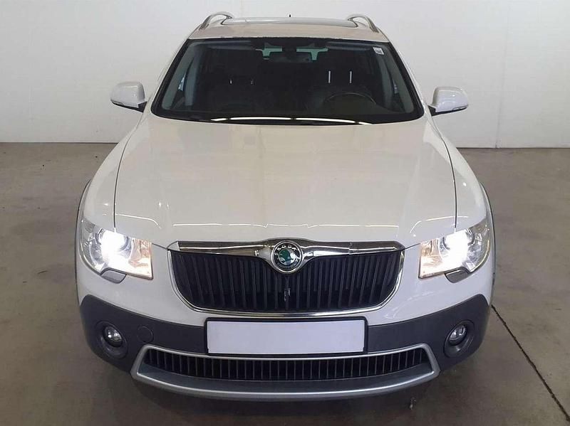 Gebraucht Skoda Superb Elegance 170 PS (125 kW) 2013 Candyweiss Kombi