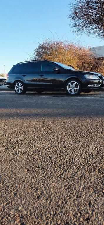 Gebraucht VW Passat Highline 140 PS (102 kW) 2011 Schwarz Kombi