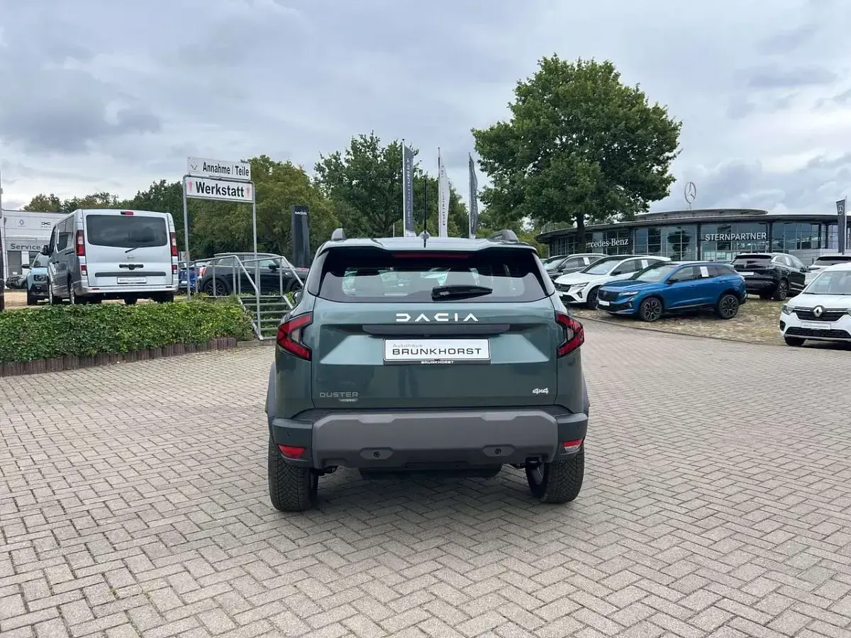 Neu Dacia Duster Expression 154 PS (113 kW) 2026 Zedergrün SUV