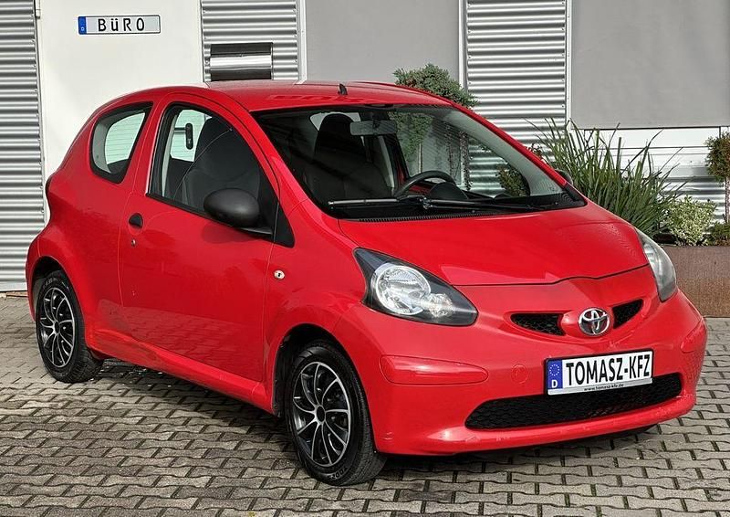 Rot Gebraucht 2008 Toyota Aygo Kleinwagen | 1.899 € (Fairer Preis) - Bild 1/4