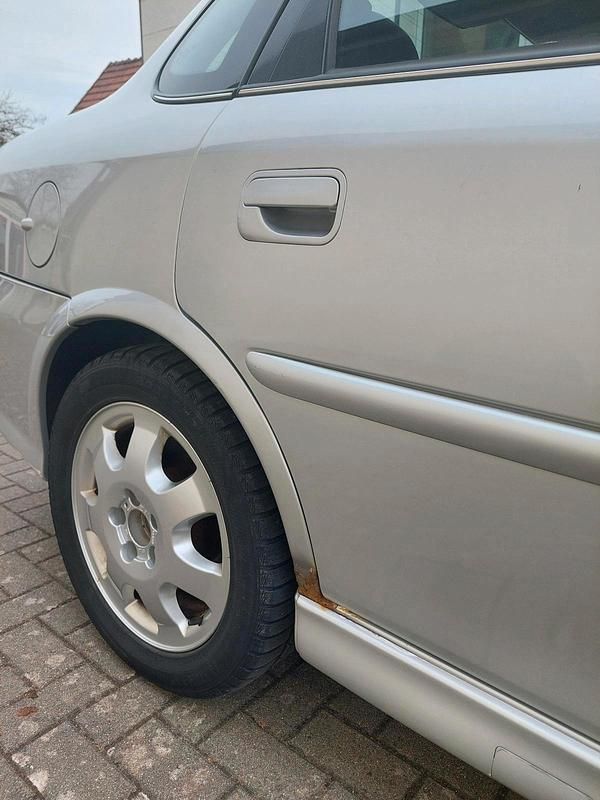 Gebraucht Opel Vectra 170 PS (125 kW) 1999 Silber Limousine