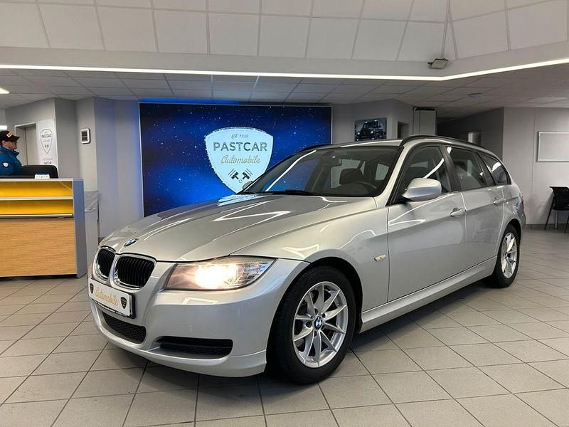 Silber Gebraucht 2011 BMW 316 Kombi | 4.200 € (Fairer Preis) - Bild 1/4