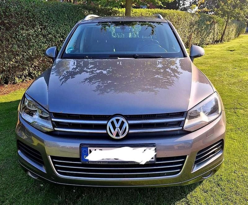 Grau Gebraucht 2011 VW Touareg SUV | 11.499 € (Fairer Preis) - Bild 1/4