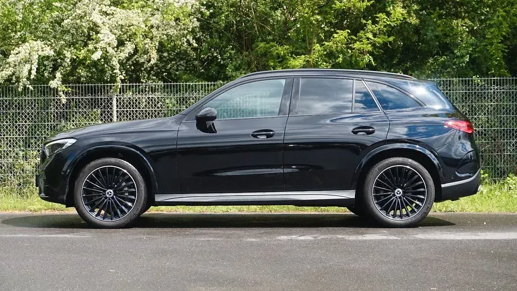Gebraucht Mercedes GLC300 AMG 281 PS (206 kW) 2023 Schwarz SUV