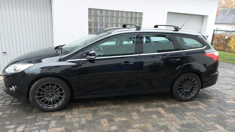 Gebraucht Ford Focus 150 PS (110 kW) 2013 Schwarz Kombi