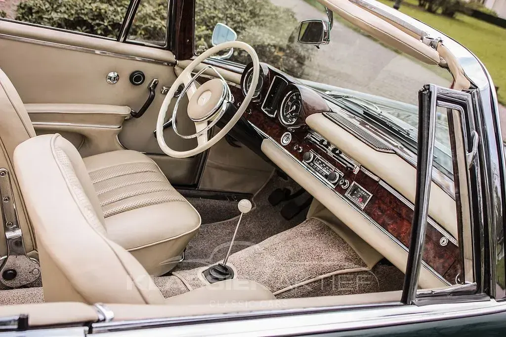 Gebraucht Mercedes 220 SE 120 PS (88 kW) 1962 Grün Cabrio