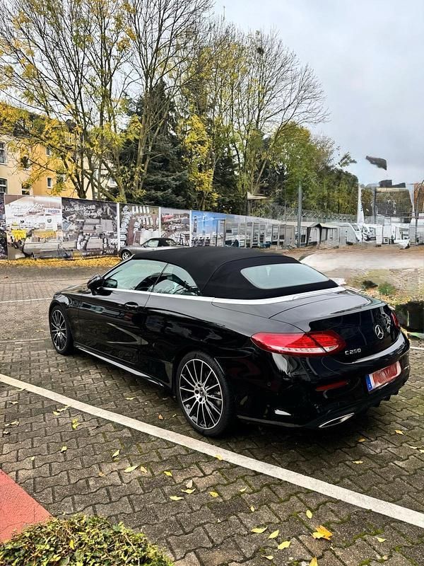 Schwarz Gebraucht 2017 Mercedes C250 Cabrio | 27.500 € (Fairer Preis) - Bild 1/4