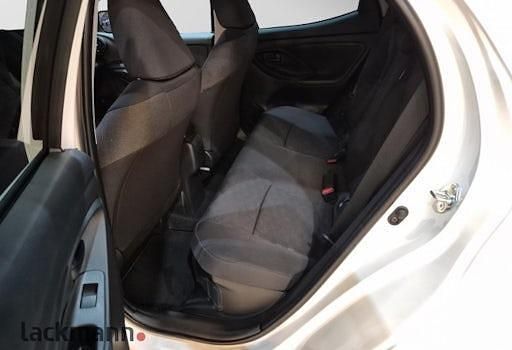 Neu Toyota Yaris Hybrid 116 PS (85 kW) 2026 Weiß Limousine