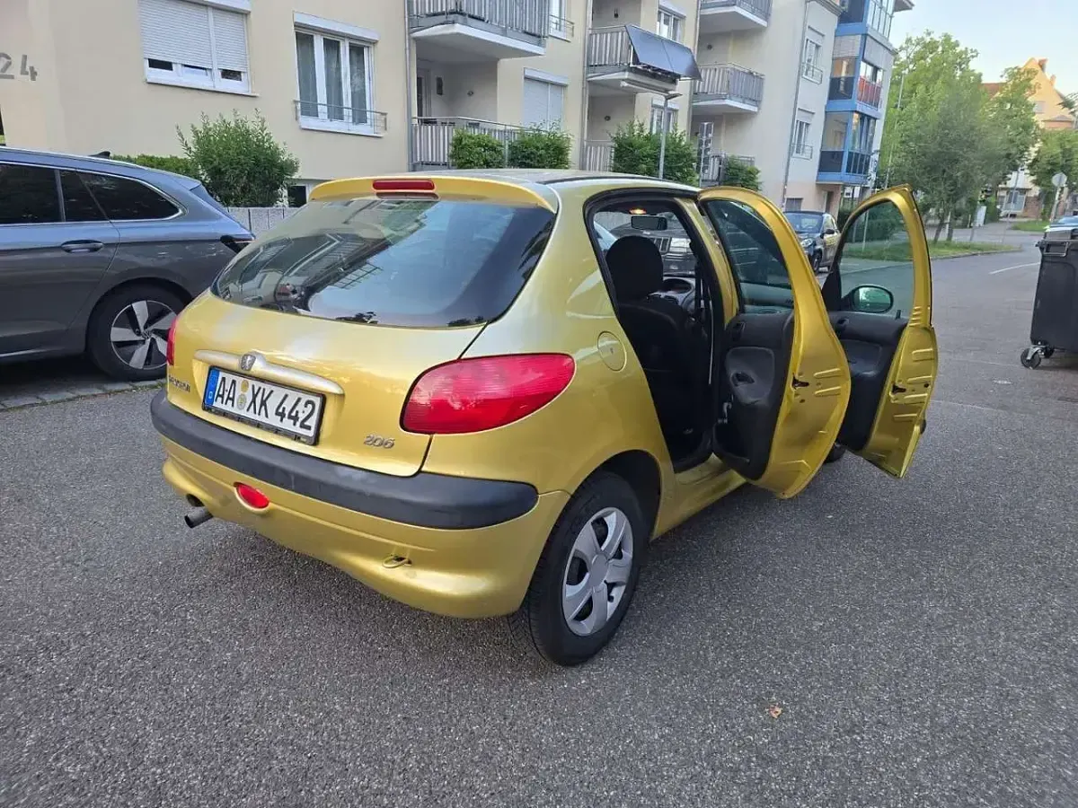 Gebraucht Peugeot 206 Filou 75 PS (55 kW) 2003 Kleinwagen