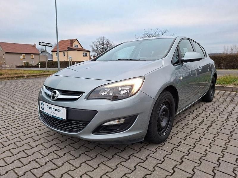 Silber Gebraucht 2013 Opel Astra Active Limousine | 4.250 € (Guter Preis) - Bild 1/4