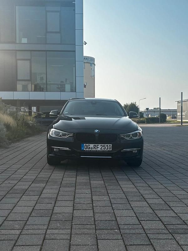 Schwarz Gebraucht 2012 BMW 328 M Performance Limousine | 12.950 € (Superpreis) - Bild 1/4