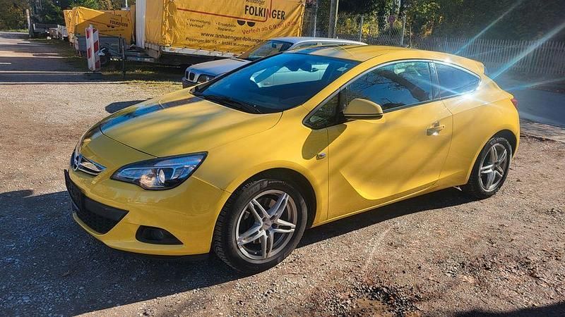 Gelb Gebraucht 2012 Opel Astra GTC Edition Limousine | 5.900 € (Fairer Preis) - Bild 1/4