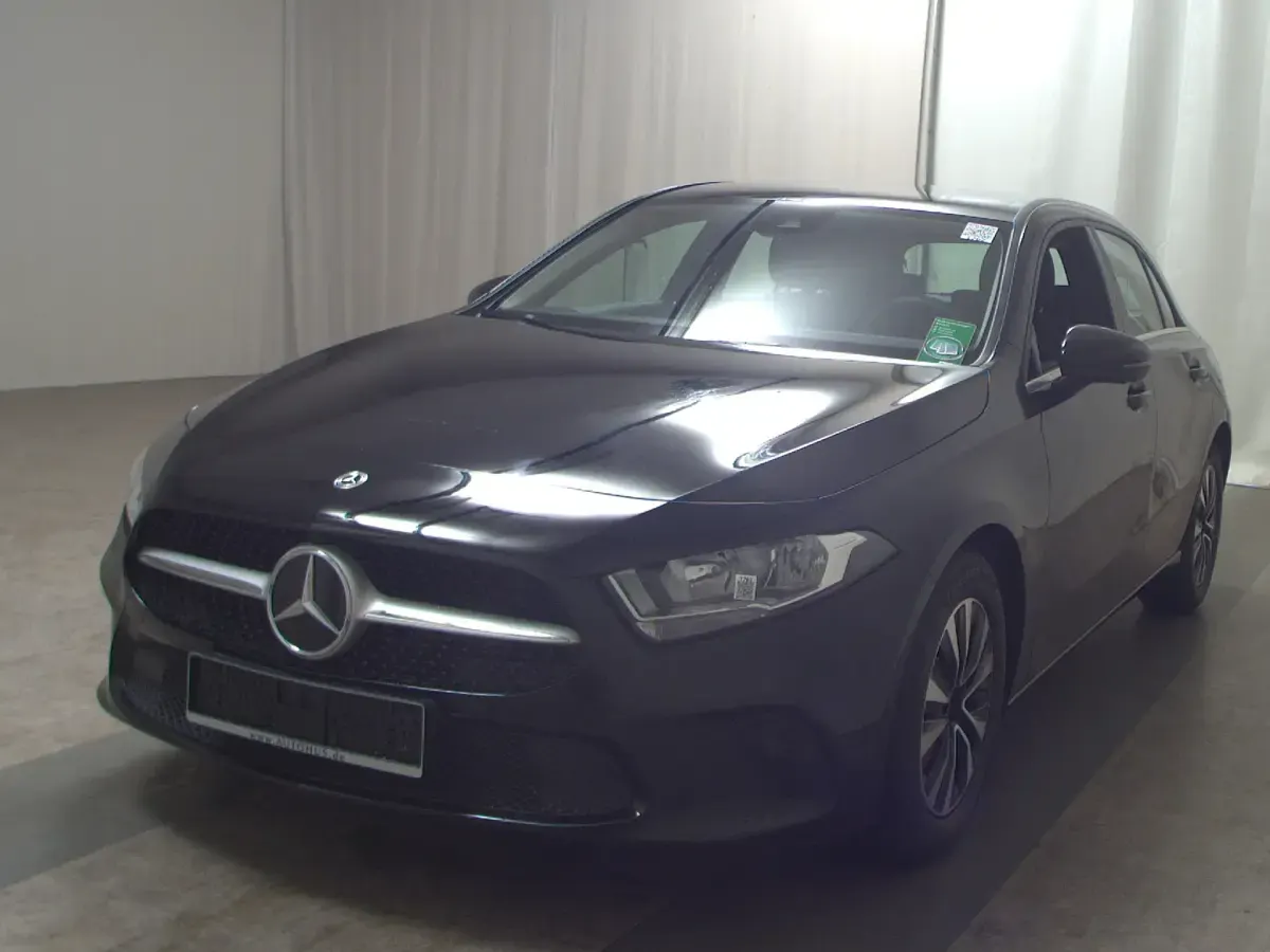Gebraucht Mercedes A200 Style 150 PS (110 kW) 2023 Schwarz Limousine