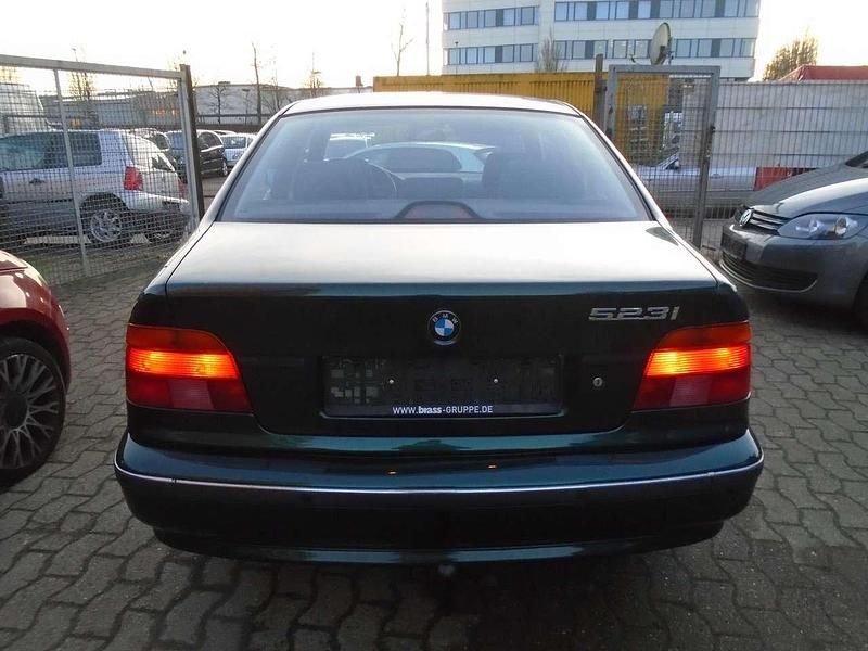 Gebraucht BMW 523 170 PS (125 kW) 2000 Grünmetallic Limousine