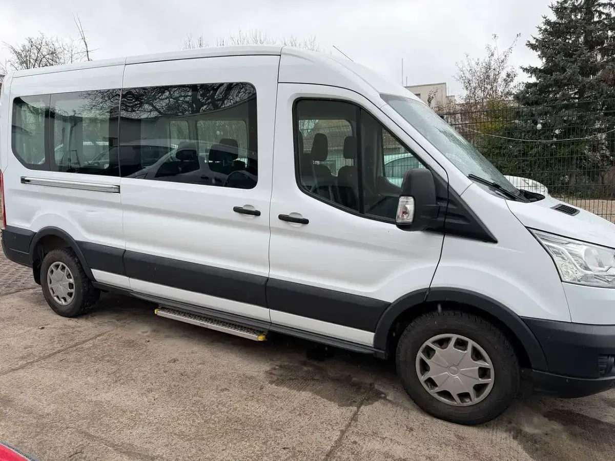 Używany Ford Transit Trend 131 KM (96 kW) 2019 Biały Minivan