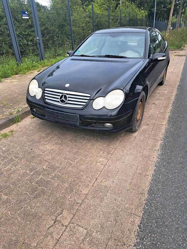 Schwarz Gebraucht 2003 Mercedes C180 Coupé | 650 € (Superpreis) - Bild 1/4