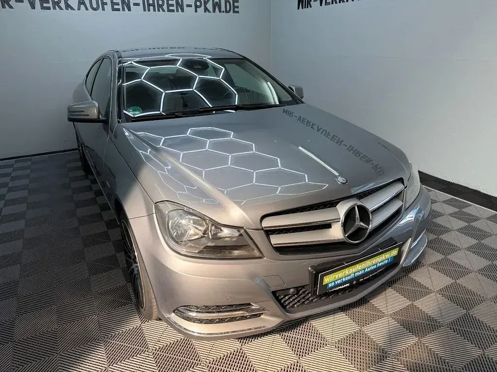 Gebraucht Mercedes C220 170 PS (125 kW) 2011 Silber Coupé