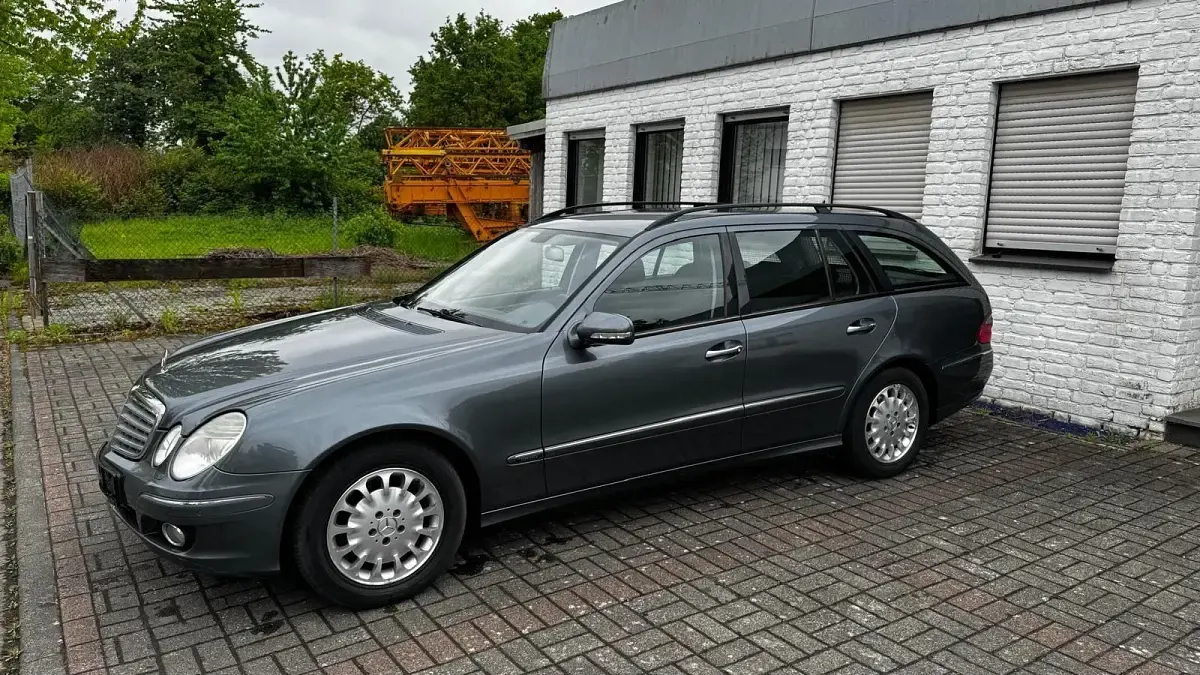 Gebraucht Mercedes E280 Elegance 190 PS (139 kW) 2008 Grau Kombi