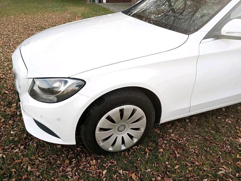 Gebraucht Mercedes C180 Exclusive 156 PS (114 kW) 2014 Weiß Limousine