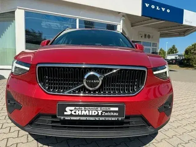 Gebraucht Volvo XC40 Core 163 PS (119 kW) 2024 Fusion red SUV