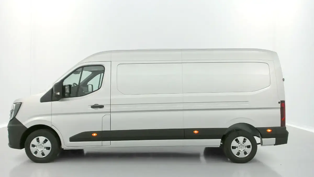 Nowe Nissan Interstar Tekna 150 KM (110 kW) 2025 Szary Van