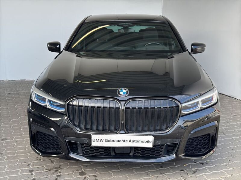 Black sapphire metallic Gebraucht 2022 BMW 730 M Sport Limousine | 54.877 € (Teuer) - Bild 1/4