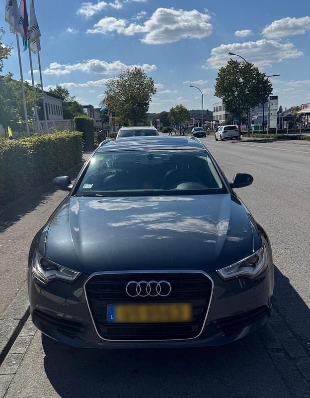Grau Gebraucht 2014 Audi A6 Kombi | 8.999 € (Superpreis) - Bild 1/4