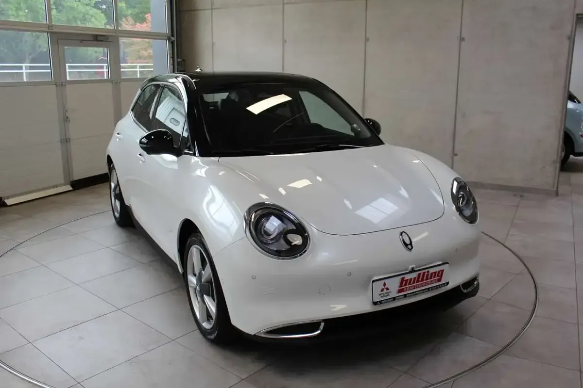 Gebraucht Ora 03 Pro+ 125 kW (171 PS) 2023 Moonlight white/starry black Kleinwagen