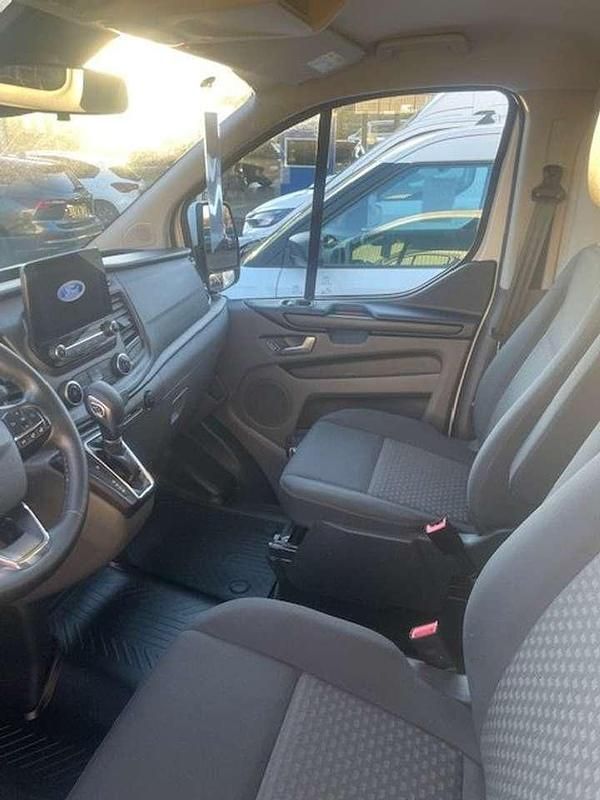 Gebraucht Ford Transit Custom Trend 170 PS (125 kW) 2023 Frostweiß Van / Kleinbus