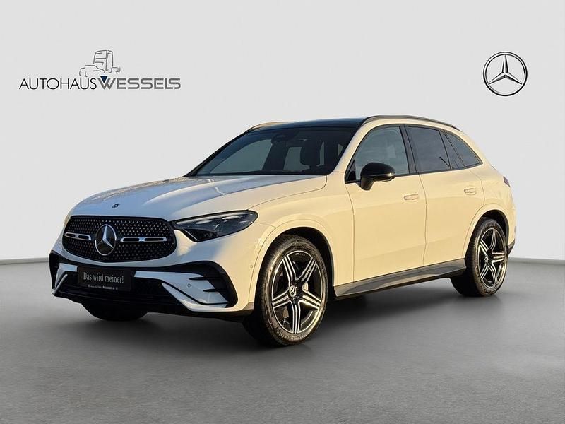 Weiß Gebraucht 2025 Mercedes GLC300 AMG SUV | 63.900 € (Superpreis) - Bild 1/4