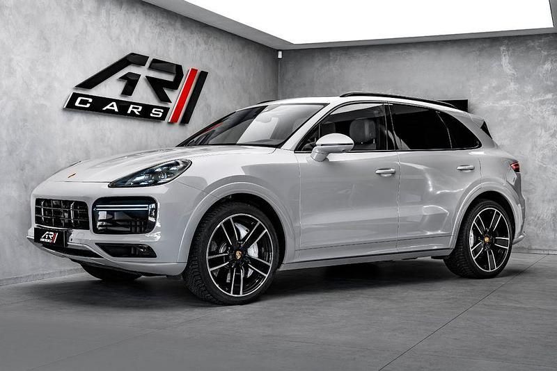 Grau Gebraucht 2020 Porsche Cayenne Turbo SUV | 89.900 € (Teuer) - Bild 1/4