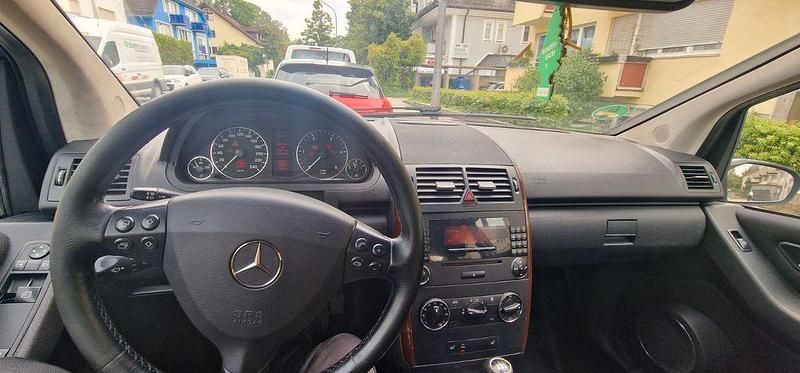 Blau Gebraucht 2007 Mercedes A160 Avantgarde Limousine | 750 € (Fairer Preis) - Bild 1/4