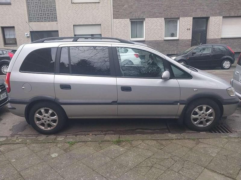 Gebraucht Opel Zafira Executive 125 PS (91 kW) 2000 Van / Kleinbus
