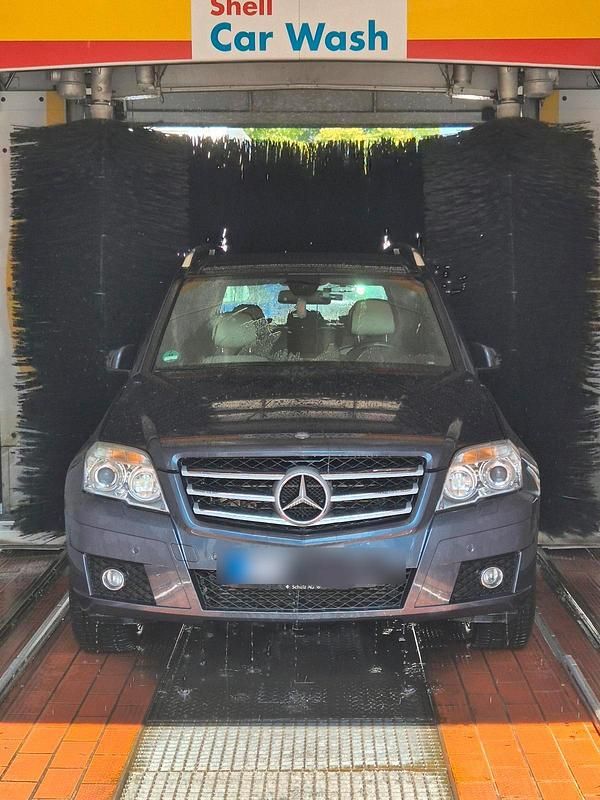 Grau Gebraucht 2009 Mercedes GLK320 SUV | 10.000 € (Fairer Preis) - Bild 1/4