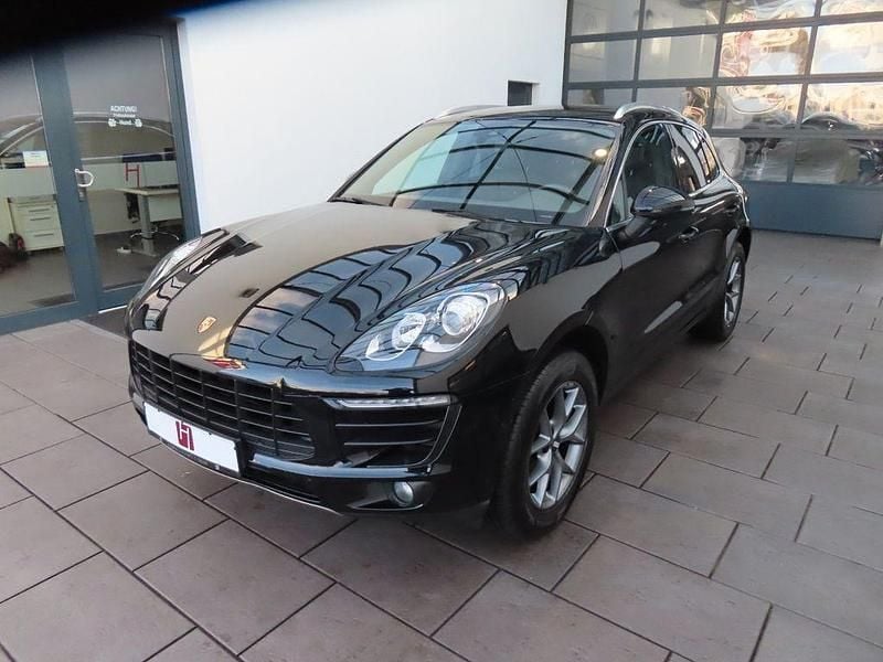 Schwarz Gebraucht 2018 Porsche Macan SUV | 34.985 € (Guter Preis) - Bild 1/4