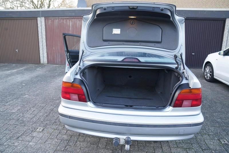 Gebraucht BMW 520 150 PS (110 kW) 1997 Silber Limousine