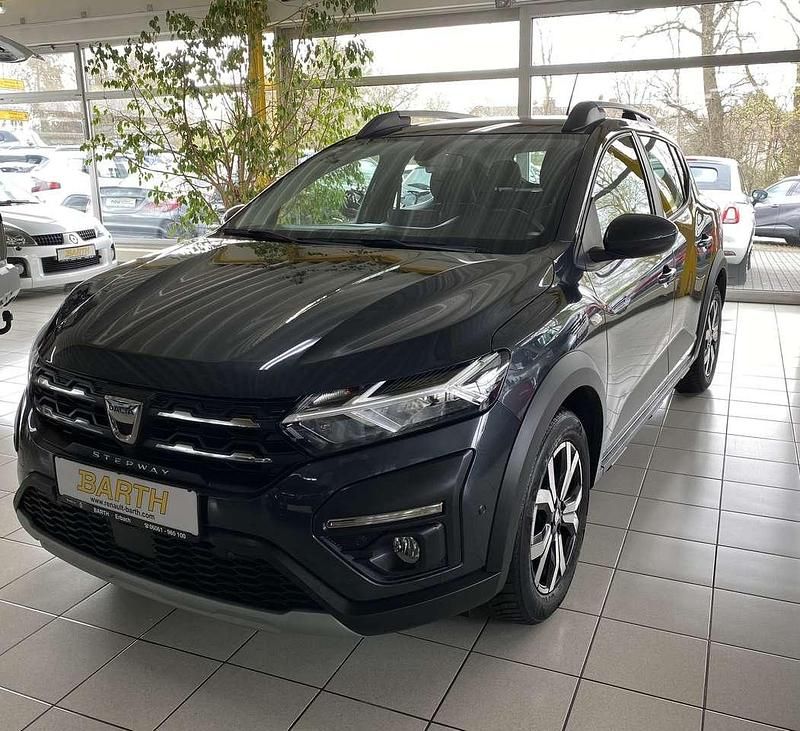 Gebraucht Dacia Sandero Comfort 101 PS (74 kW) 2022 Grau "comete" Limousine