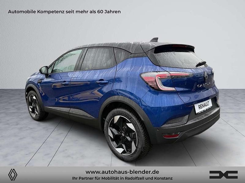 Neu Renault Captur Techno 91 PS (66 kW) 2026 Ironblau metallic, black pear SUV