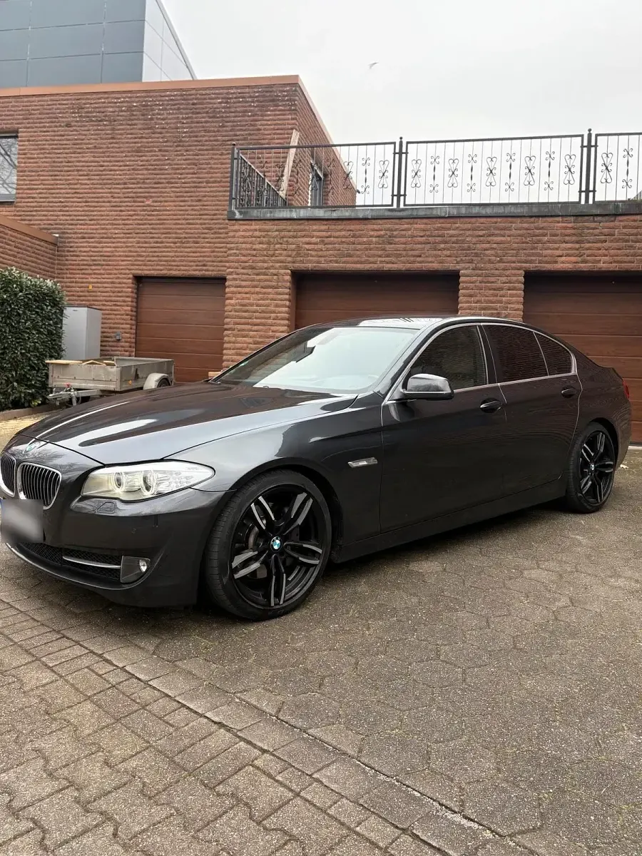 Gebraucht BMW 530 Comfort Edition 258 PS (189 kW) 2012 Grau Limousine