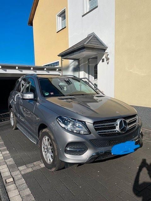 Gebraucht Mercedes GLE250 204 PS (150 kW) 2016 Silber SUV