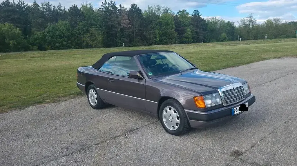 Second-hand Mercedes E300 220 CP (161 kW) 1992 Maro Cabrio