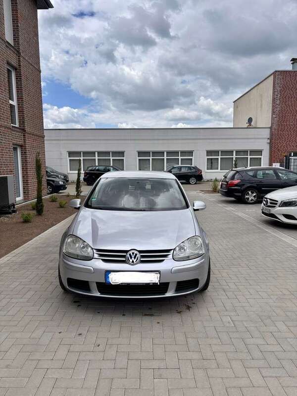 Silber Gebraucht 2007 VW Golf V Comfortline Limousine | 3.700 € (Etwas zu teuer) - Bild 1/4