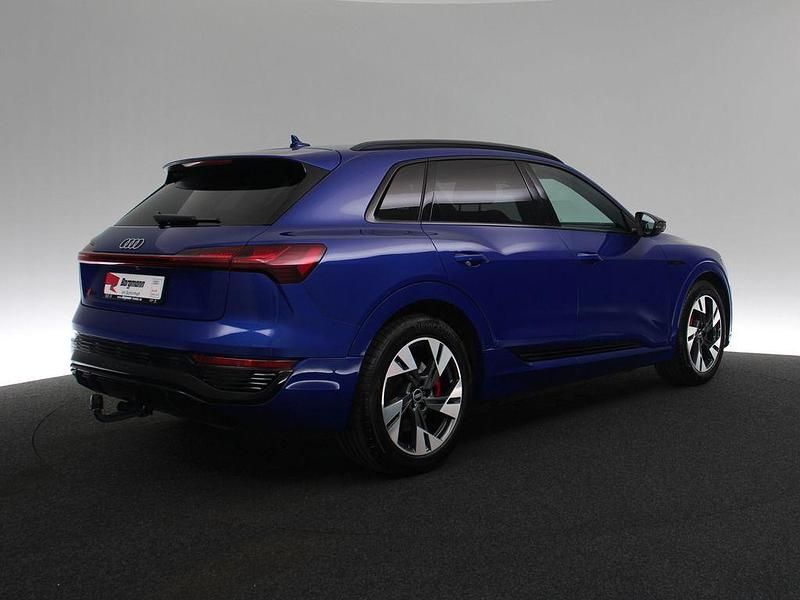 Gebraucht Audi Q8 e-tron S-Line 300 kW (408 PS) 2023 Blau / ultrablau SUV