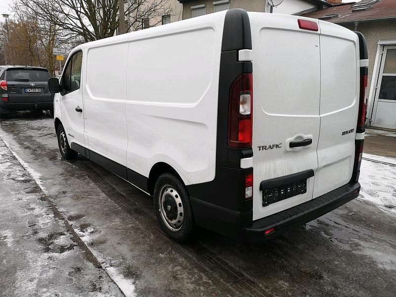 Gebraucht Renault Trafic 120 PS (88 kW) 2015 Weiß Van / Kleinbus